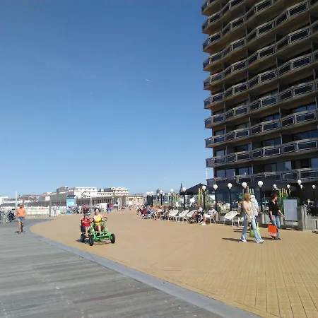 Residentie Aldis Met Zeezicht Daire *