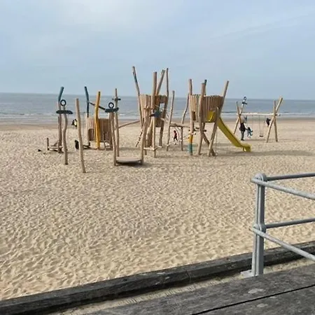 Residentie Aldis Met Zeezicht Lägenhet